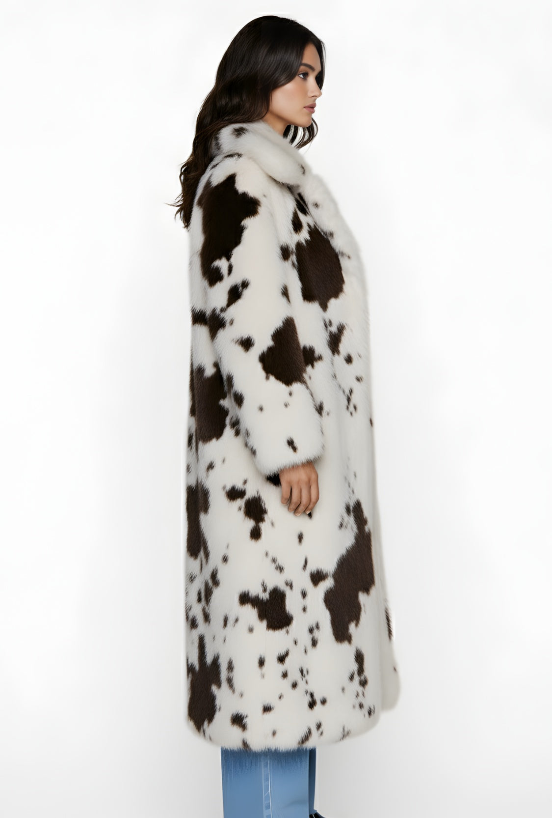Pluszowy długi płaszcz ze sztucznego futra w krowi wzór