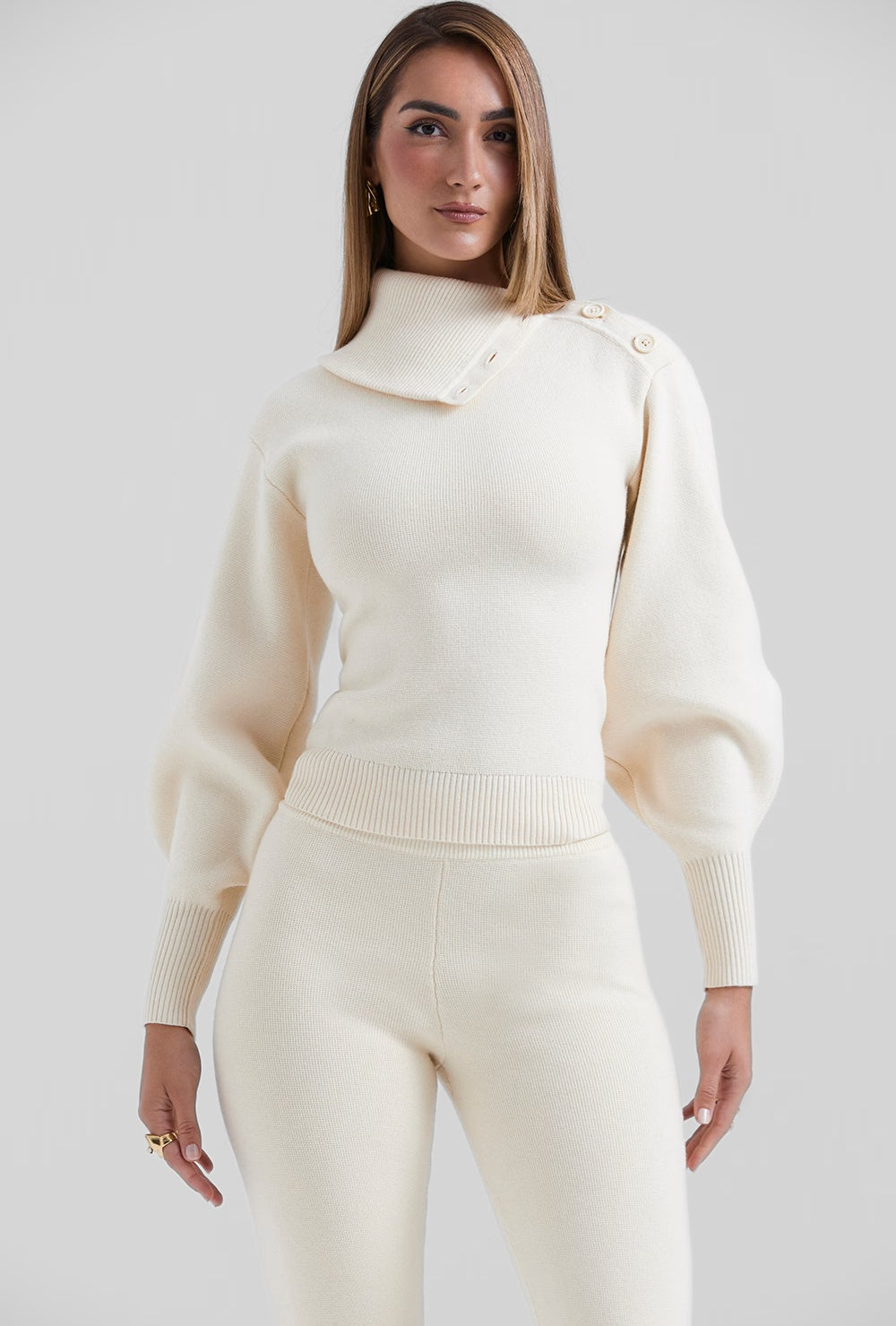 Zestaw z Dzianiny z Golfem i Spodniami o Kroju Flare z Bocznymi Guzikami