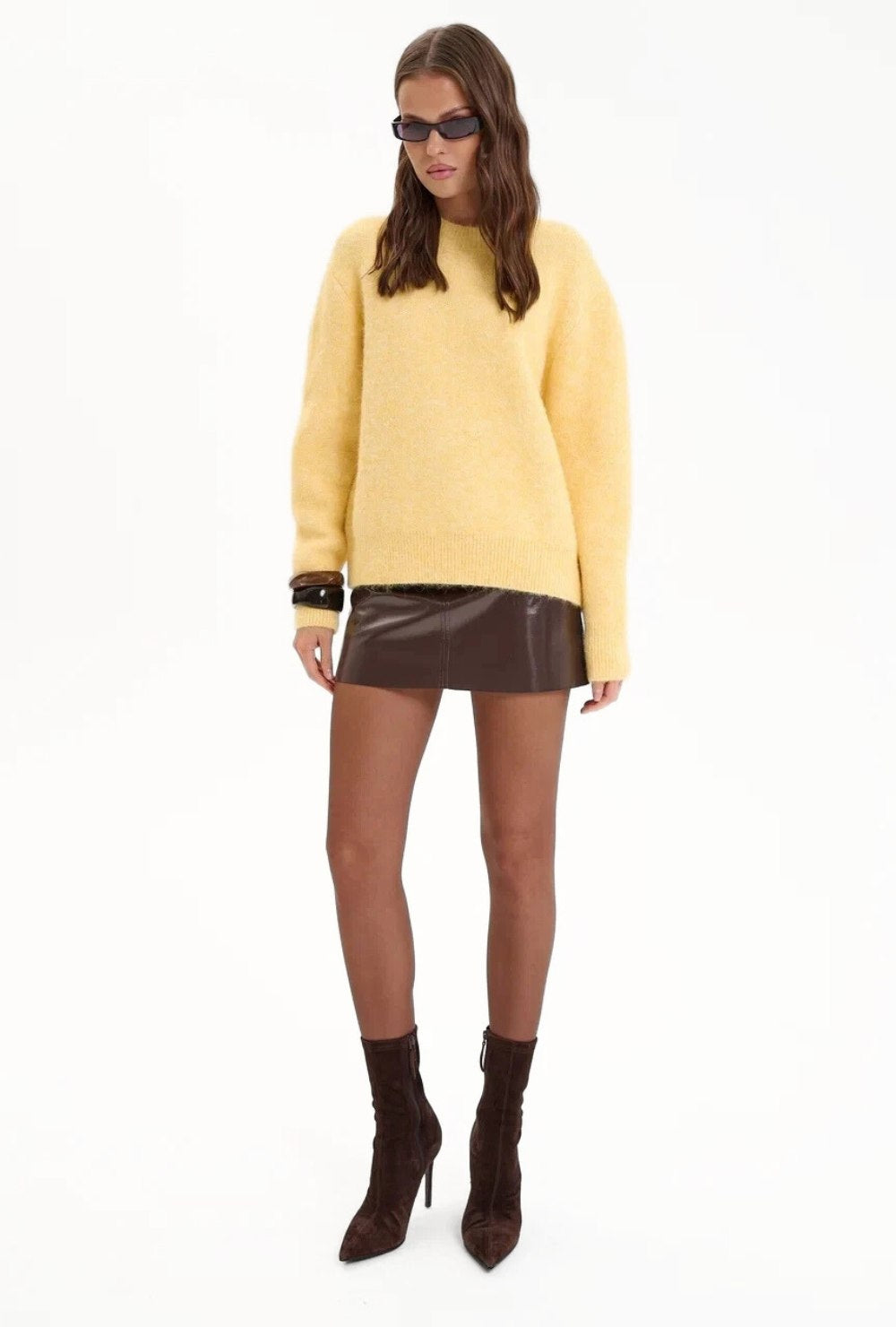 Sweter z okrągłym dekoltem z miękkiej puszystej dzianiny z mieszanki wełny o swobodnym kroju