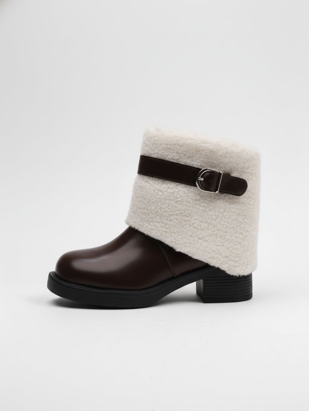 Botki zimowe na niskim słupku ze sztucznej skóry z cholewką z imitacji kożuszka i paskiem z klamrą