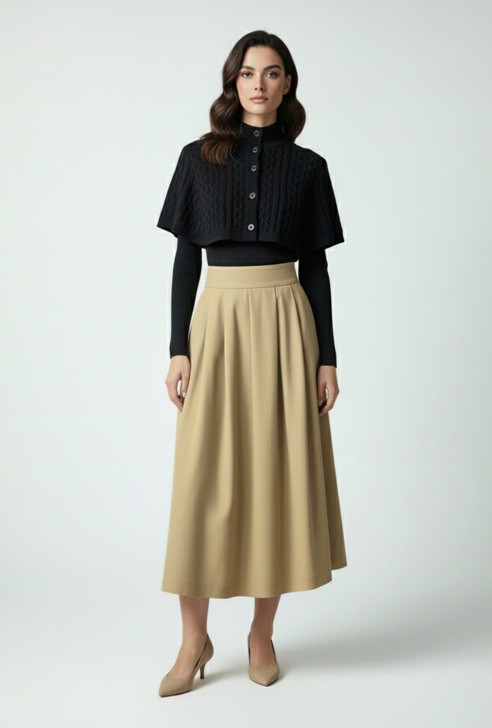 Sweter z golfem i krótką narzutką o splocie warkoczowym