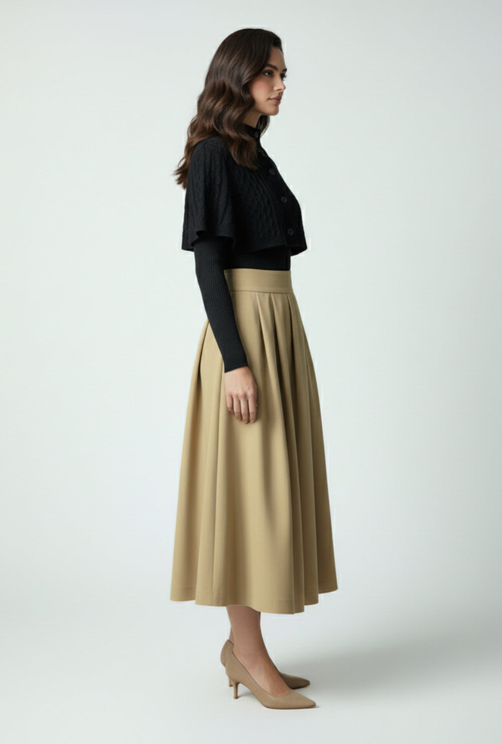 Sweter z golfem i krótką narzutką o splocie warkoczowym