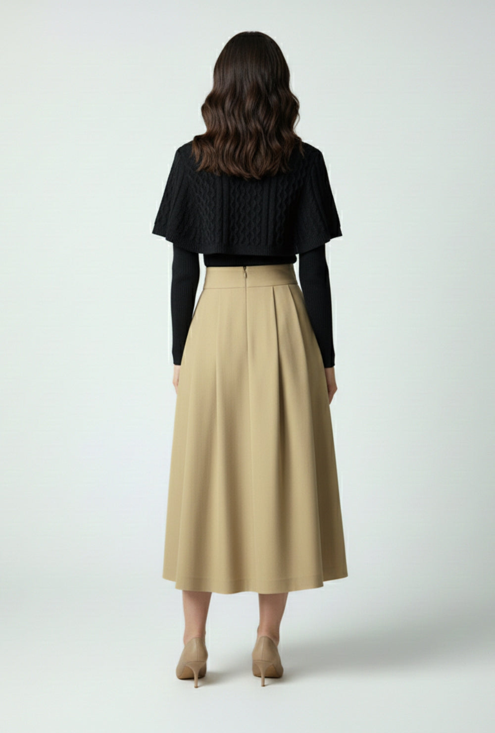 Sweter z golfem i krótką narzutką o splocie warkoczowym