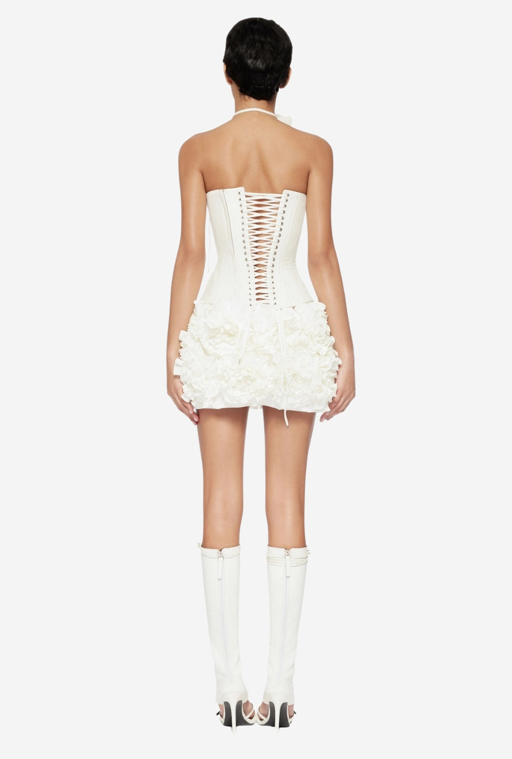 Gorsetowy komplet z kwiatowymi falbanami i wiązaniem gorsetowym z tyłu