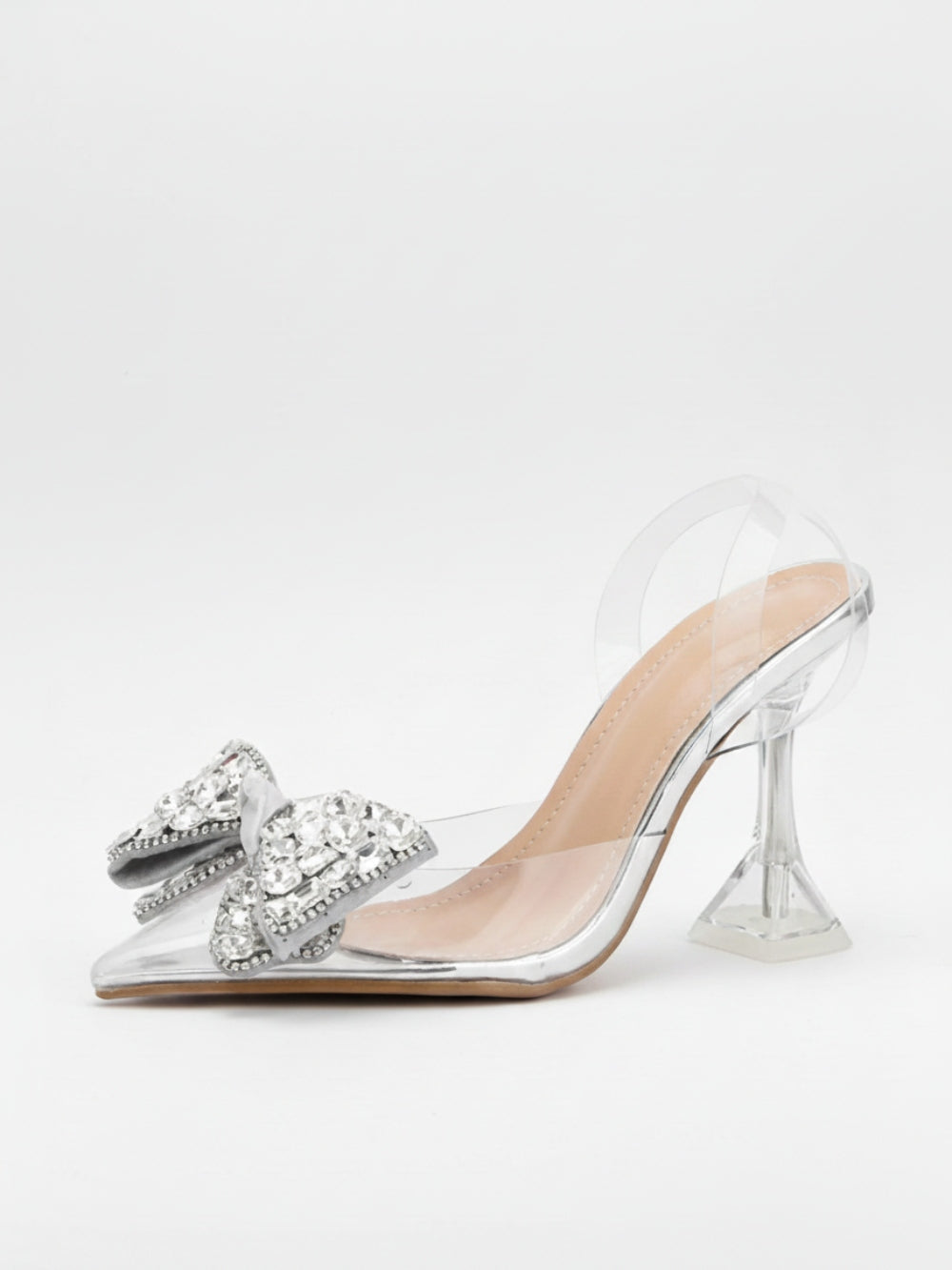 Czółenka slingback z przezroczystą cholewką i kokardą z błyszczącymi kryształkami na geometrycznym obcasie