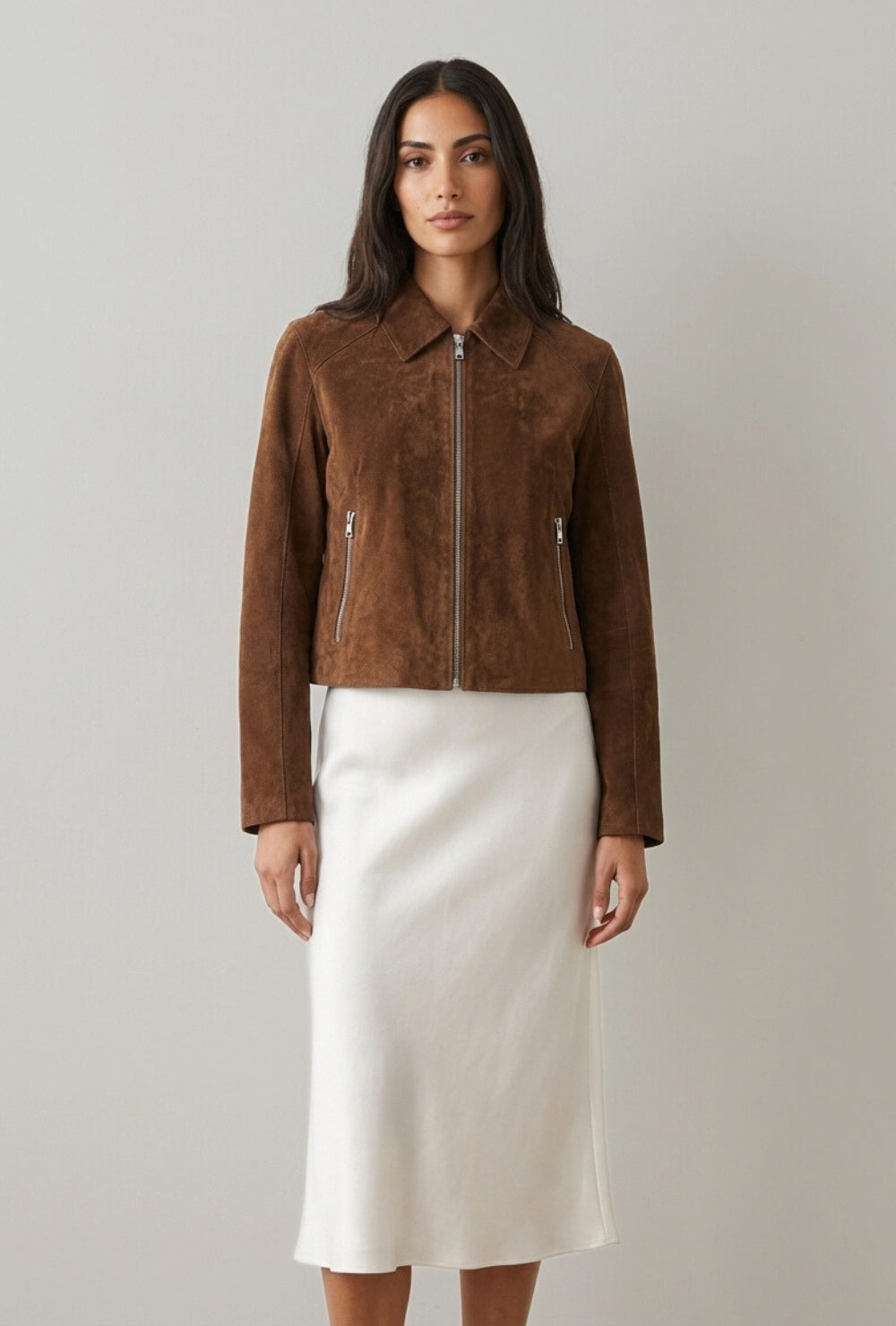 Brązowa krótka kurtka z syntetycznego zamszu z kołnierzem i kieszeniami na zamek