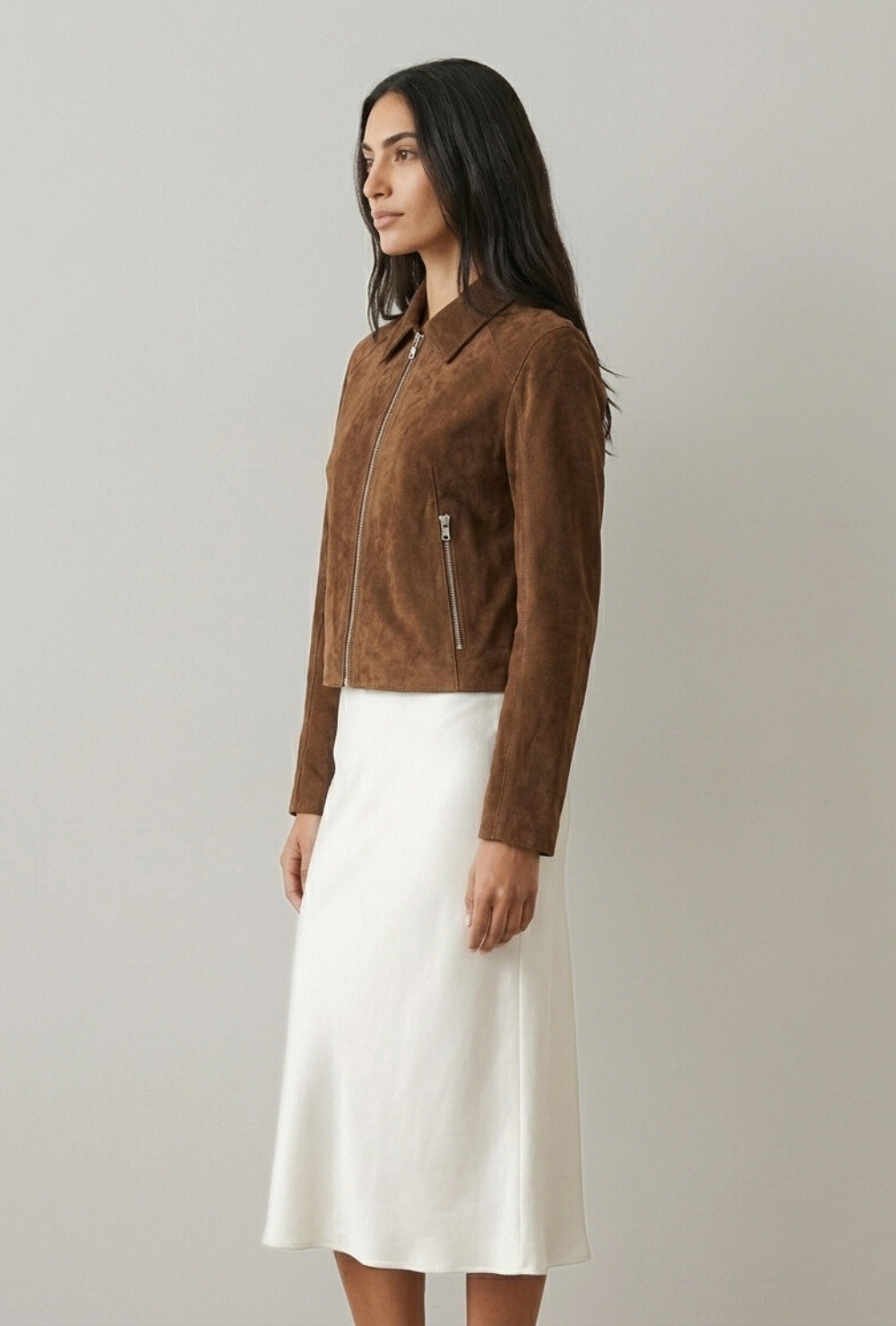 Brązowa krótka kurtka z syntetycznego zamszu z kołnierzem i kieszeniami na zamek