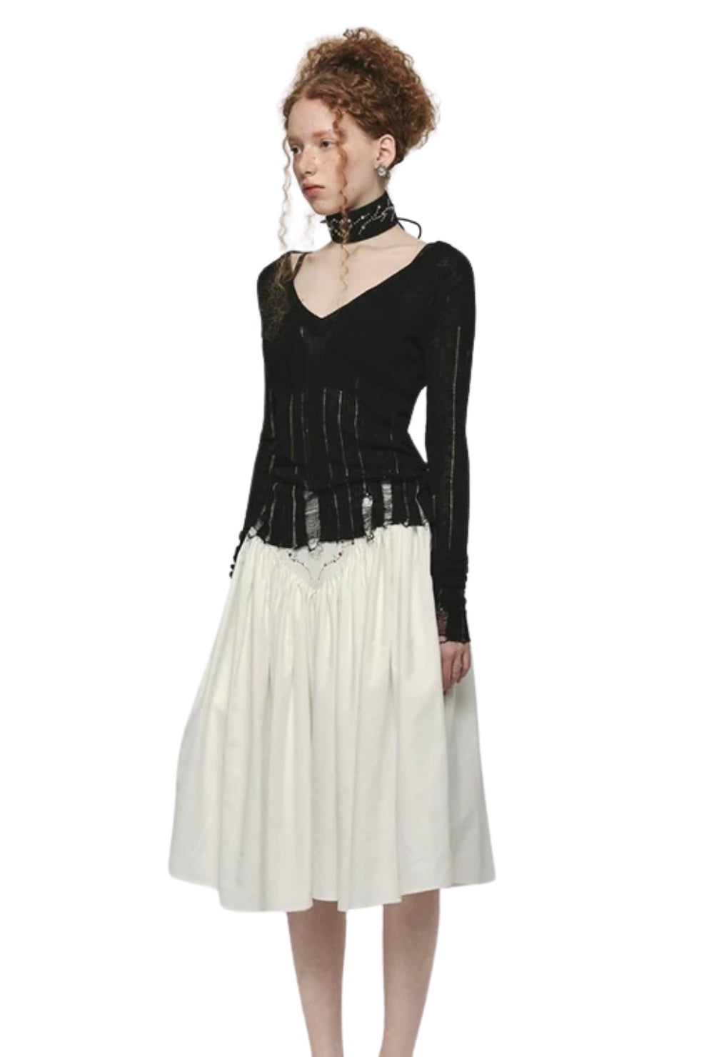 Bluzka z prążkowanej dzianiny z dekonstruowanym efektem i dekoltem w serek