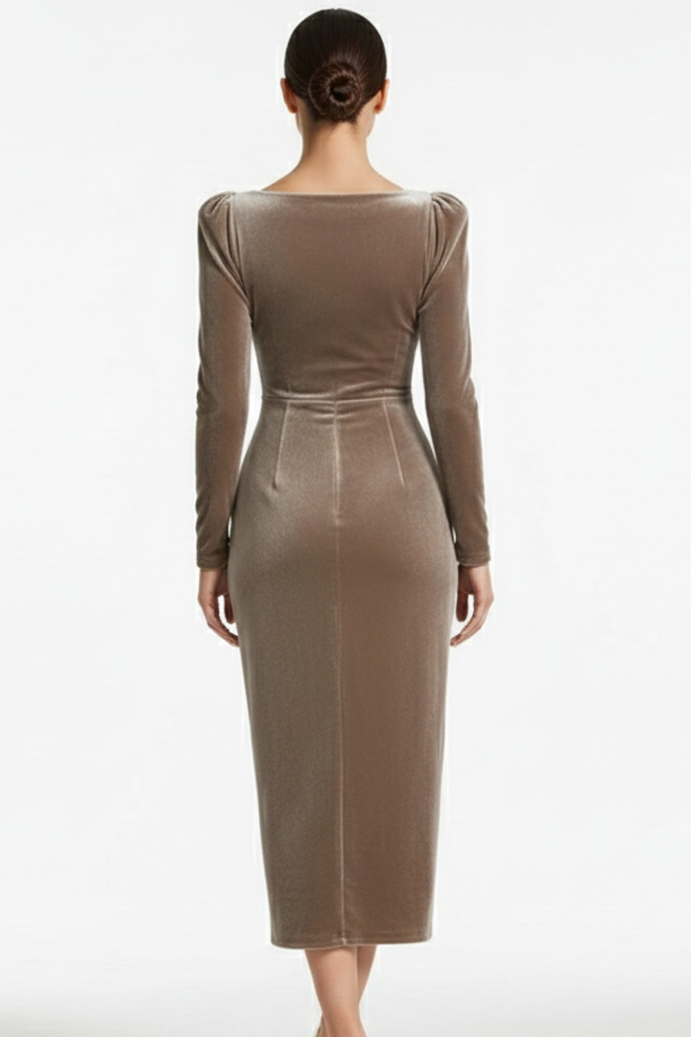 Aksamitna sukienka midi z dekoltem kaskadowym i bocznym detalem