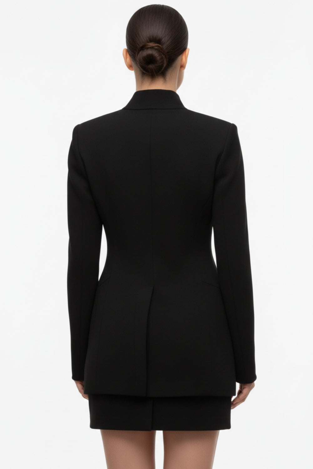 Komplet ze spódnicą mini i taliowanym żakietem ze stójką ze strukturalnej tkaniny