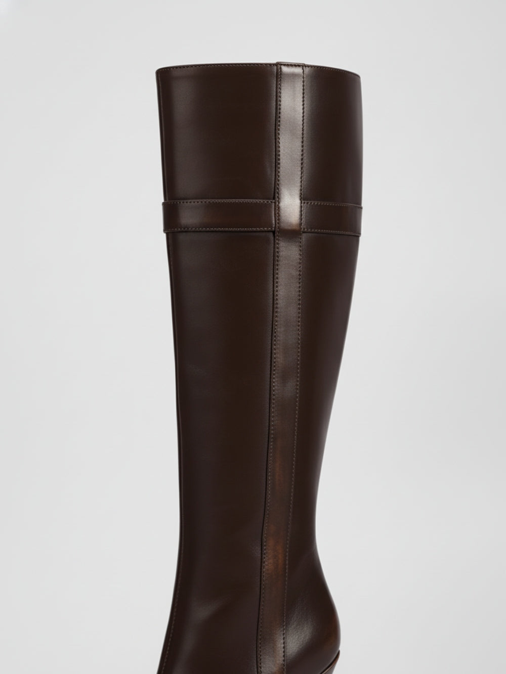 Brązowe kozaki na szpilce pod kolano ze sztucznej skóry z wąską cholewką i szpiczastym noskiem
