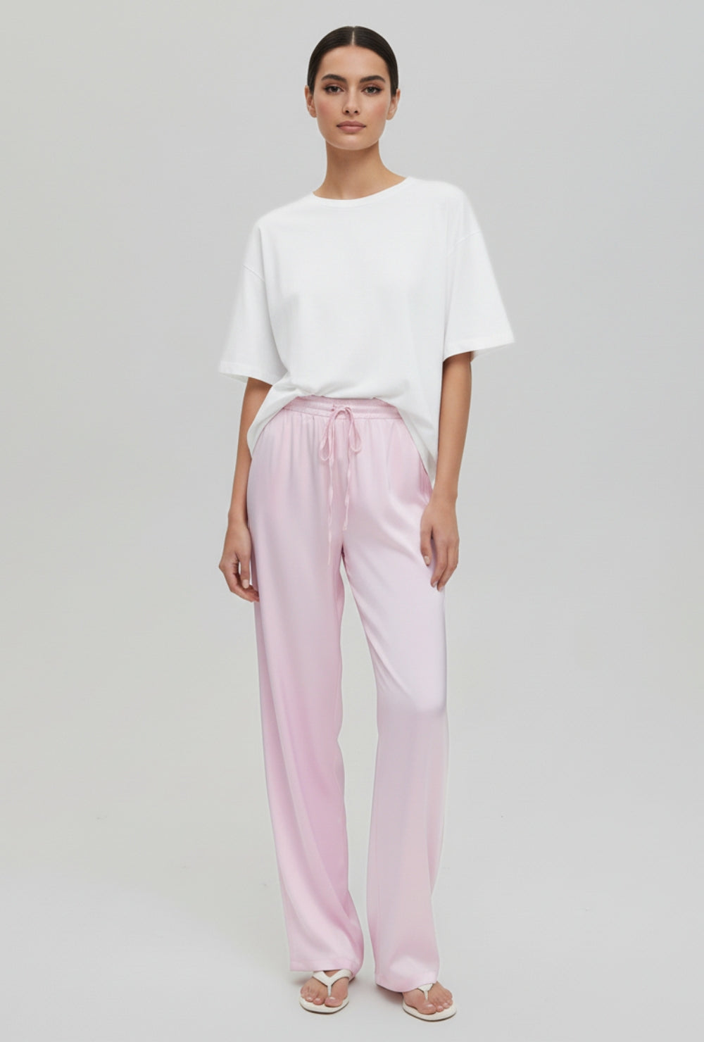 Satynowe spodnie z szeroką nogawką z elastyczną talią i wiązaniem