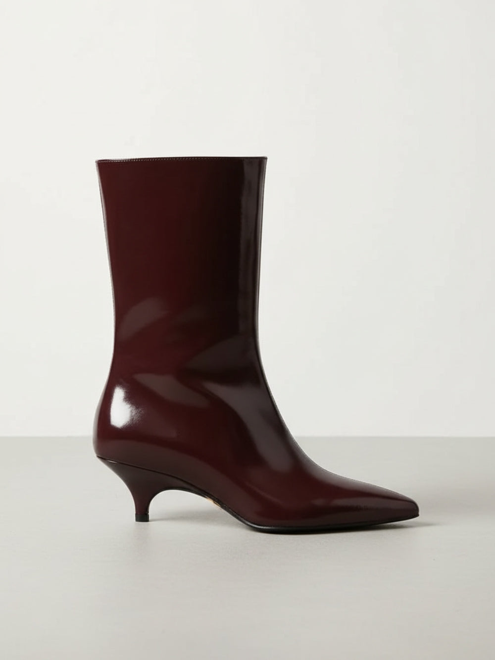 Botki ze sztucznej skóry na niskim obcasie kitten heel ze szpiczastym noskiem z gładką cholewką za kostkę