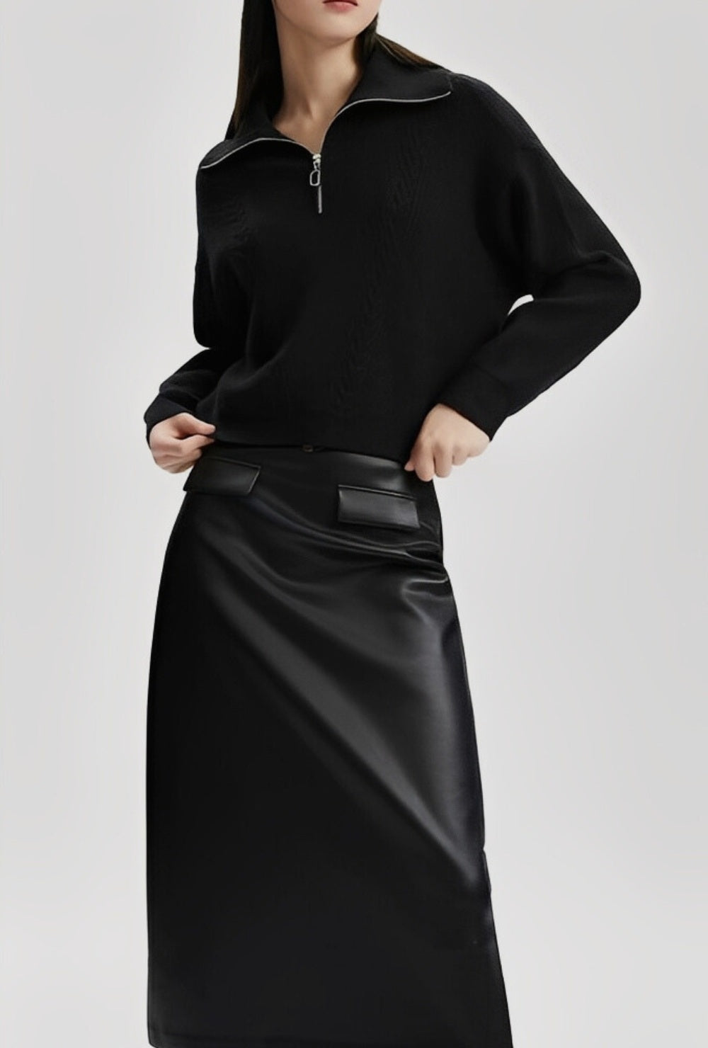 Krótki sweter z półgolfem quarter zip z prążkowanej dzianiny z ozdobnym splotem