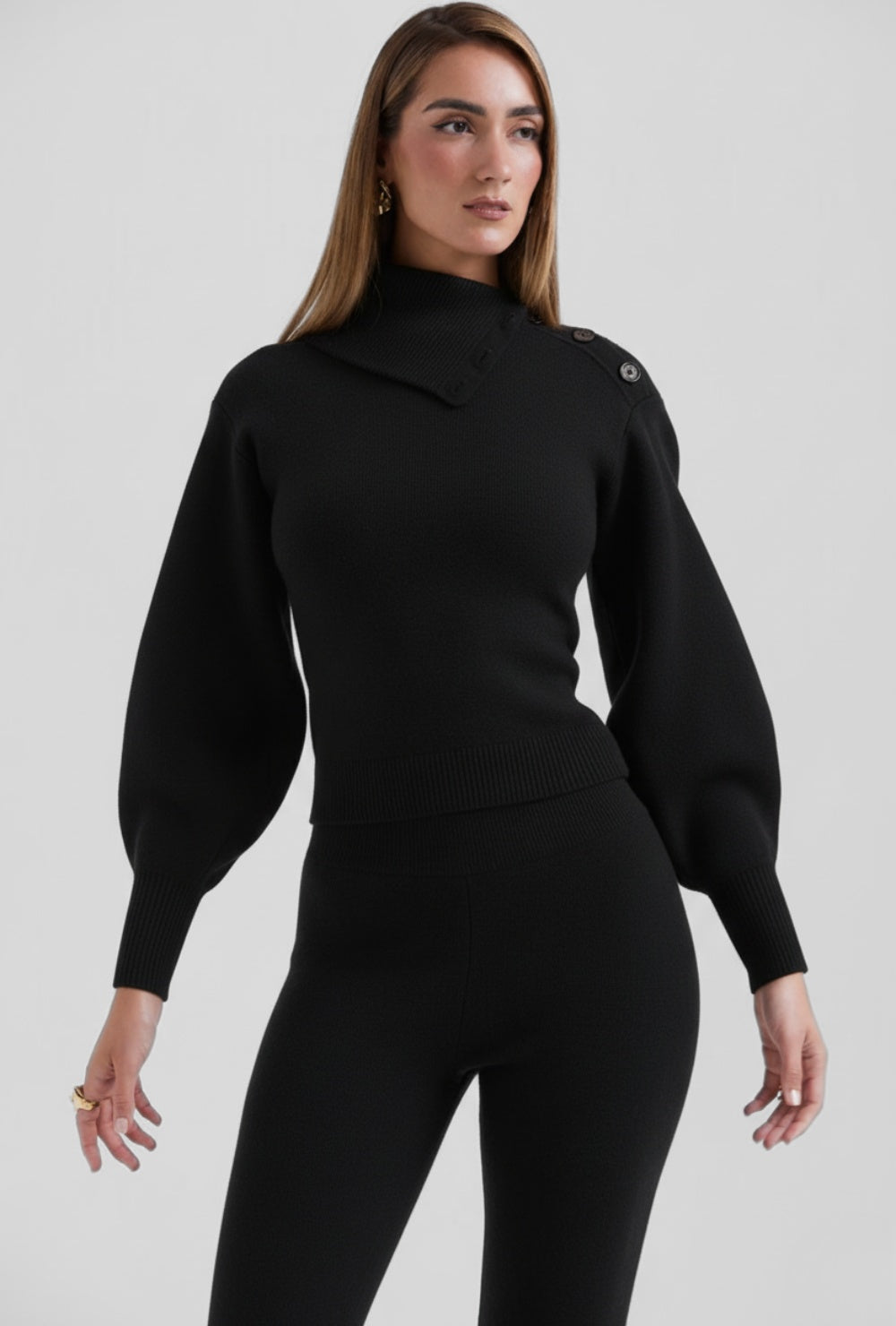 Zestaw z Dzianiny z Golfem i Spodniami o Kroju Flare z Bocznymi Guzikami