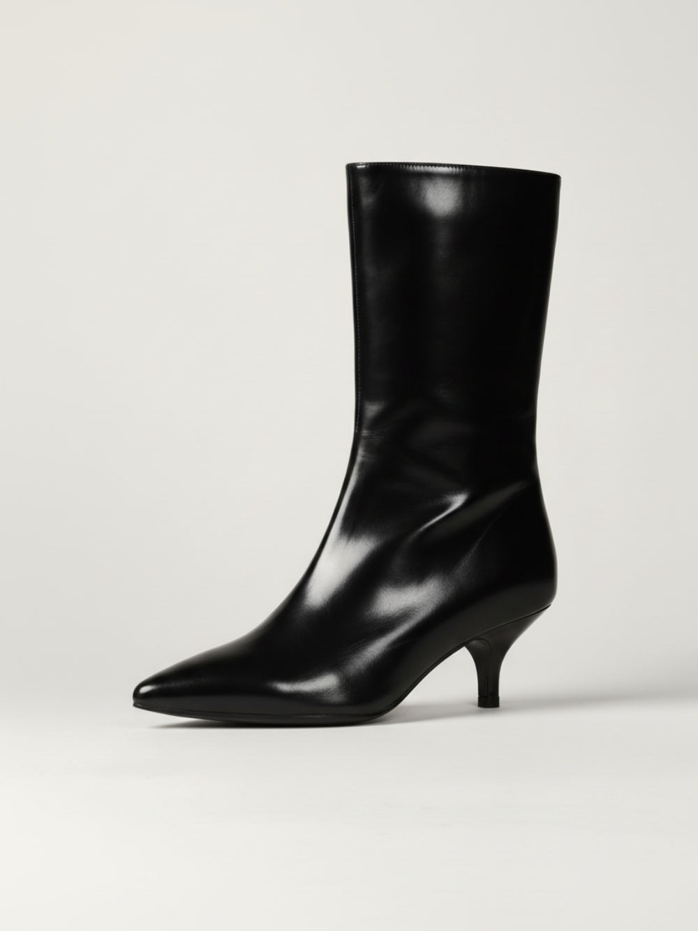 Botki ze sztucznej skóry na niskim obcasie kitten heel ze szpiczastym noskiem z gładką cholewką za kostkę