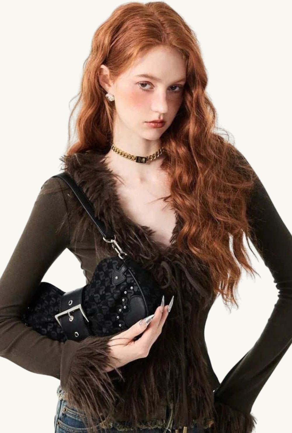 Dzianinowy kardigan z futrzanym kołnierzem i mankietami