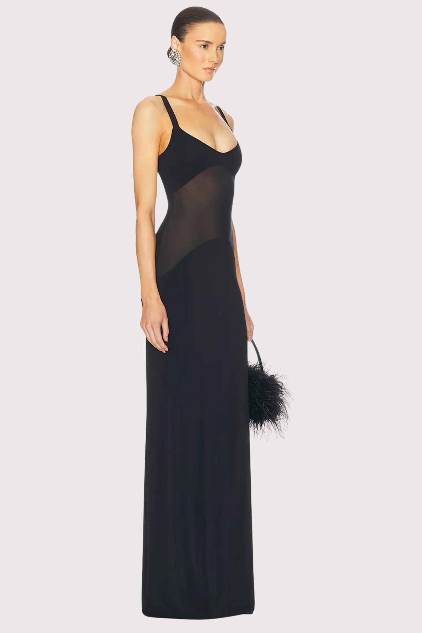 Dopasowana sukienka maxi z elastycznego materiału z siateczkowymi wstawkami i modelującym cięciem