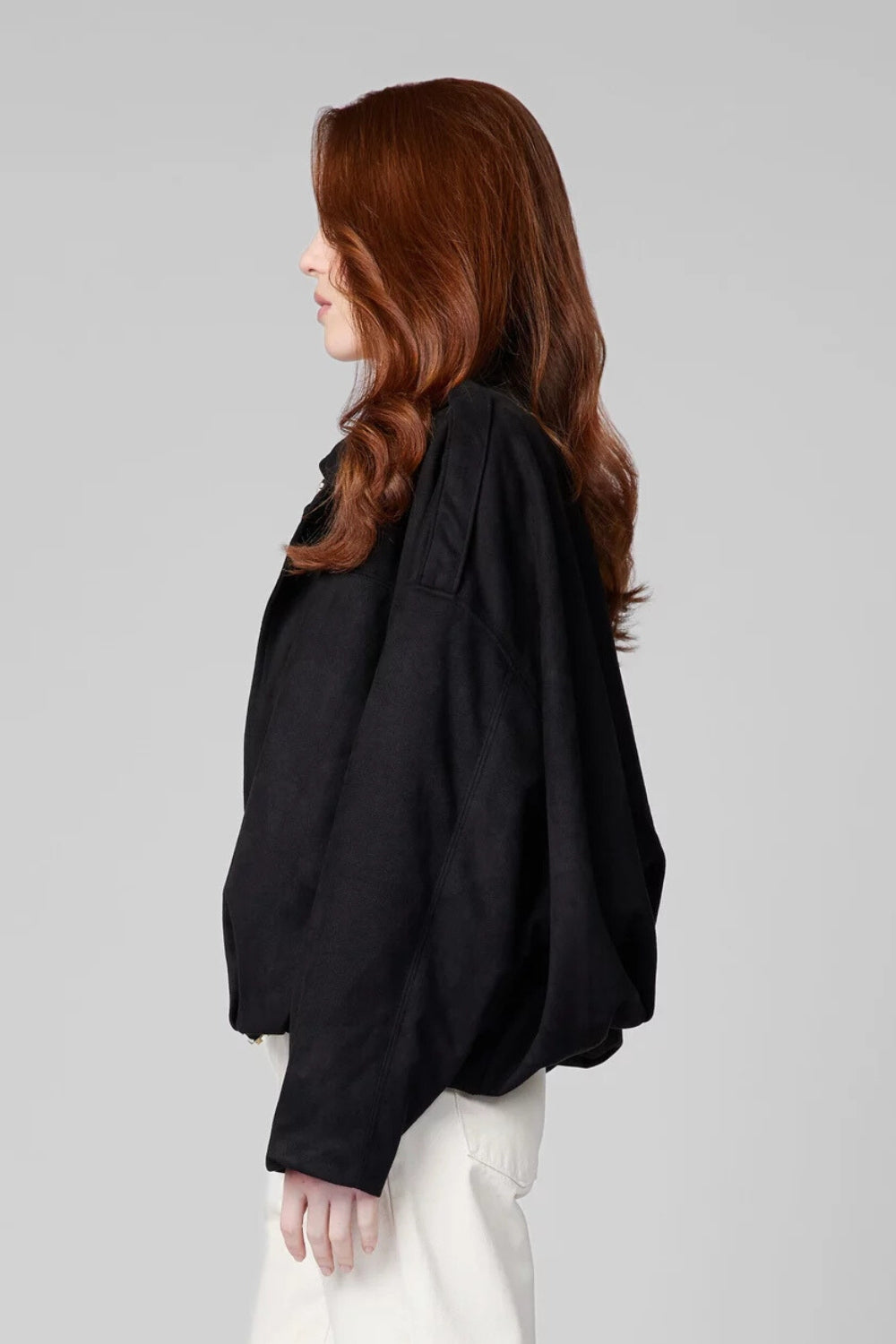 Krótka kurtka oversize z kołnierzem, fason bomber