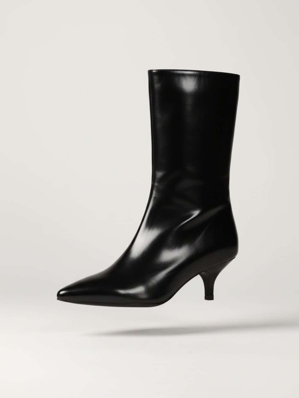 Botki ze sztucznej skóry na niskim obcasie kitten heel ze szpiczastym noskiem z gładką cholewką za kostkę