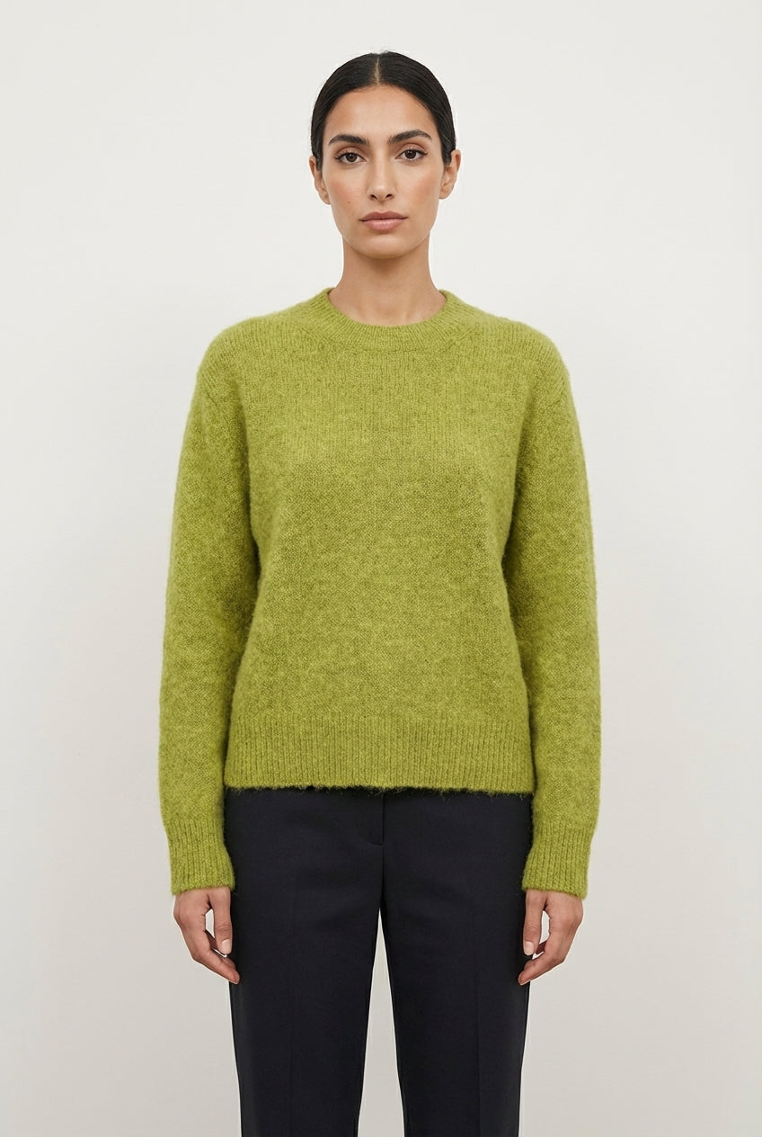 Sweter z okrągłym dekoltem z miękkiej puszystej dzianiny z mieszanki wełny o swobodnym kroju