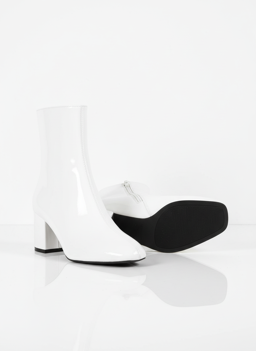 Botki z eko skóry za kostkę na średnim słupku z migdałowym noskiem