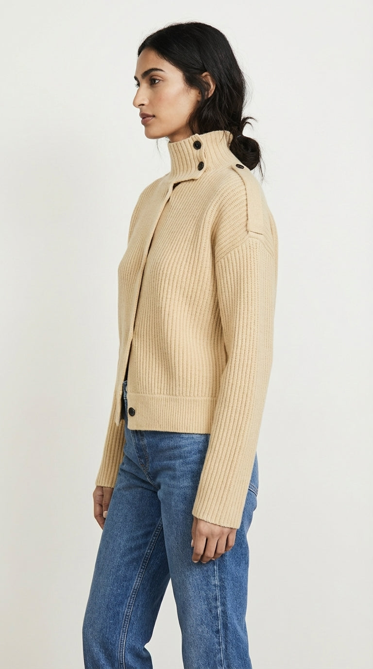 Beżowy prążkowany sweter kardigan z golfem zapinanym na guziki o luźnym kroju