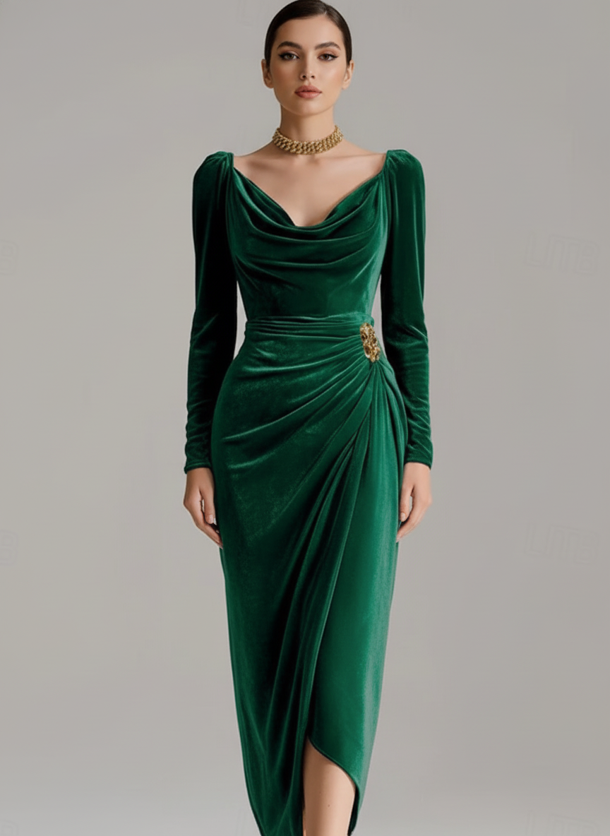 Aksamitna sukienka midi z dekoltem kaskadowym i bocznym detalem