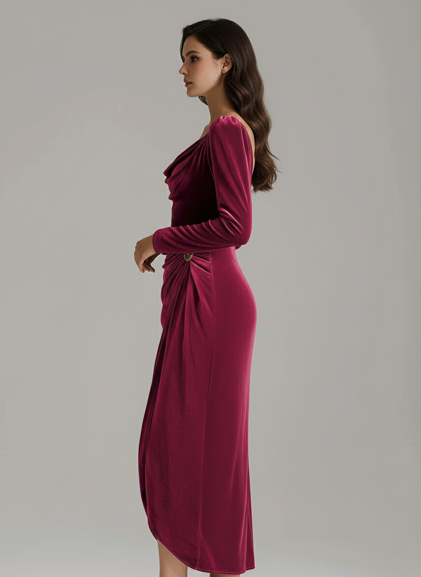 Aksamitna sukienka midi z dekoltem kaskadowym i bocznym detalem