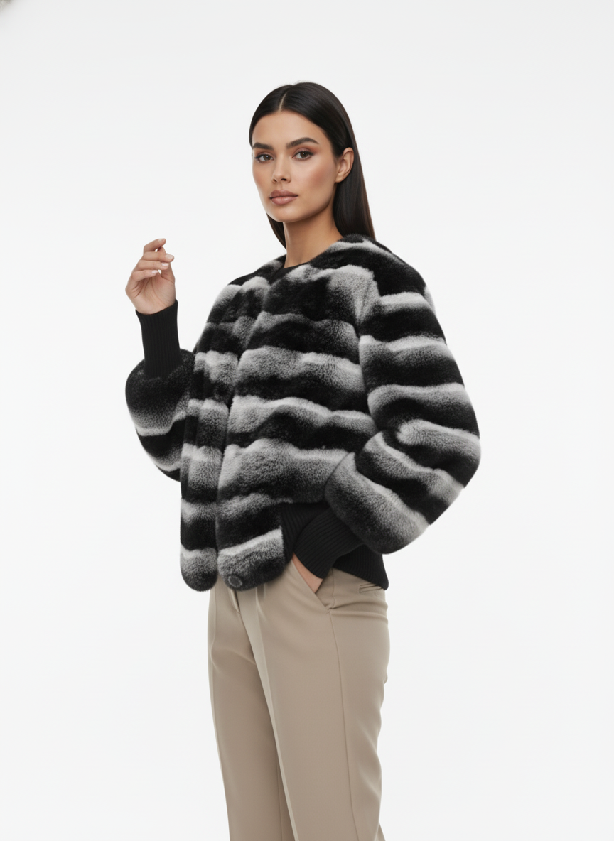 Szaro-czarna sztuczna futrzana kurtka z poziomym pikowaniem i elastycznym dołem