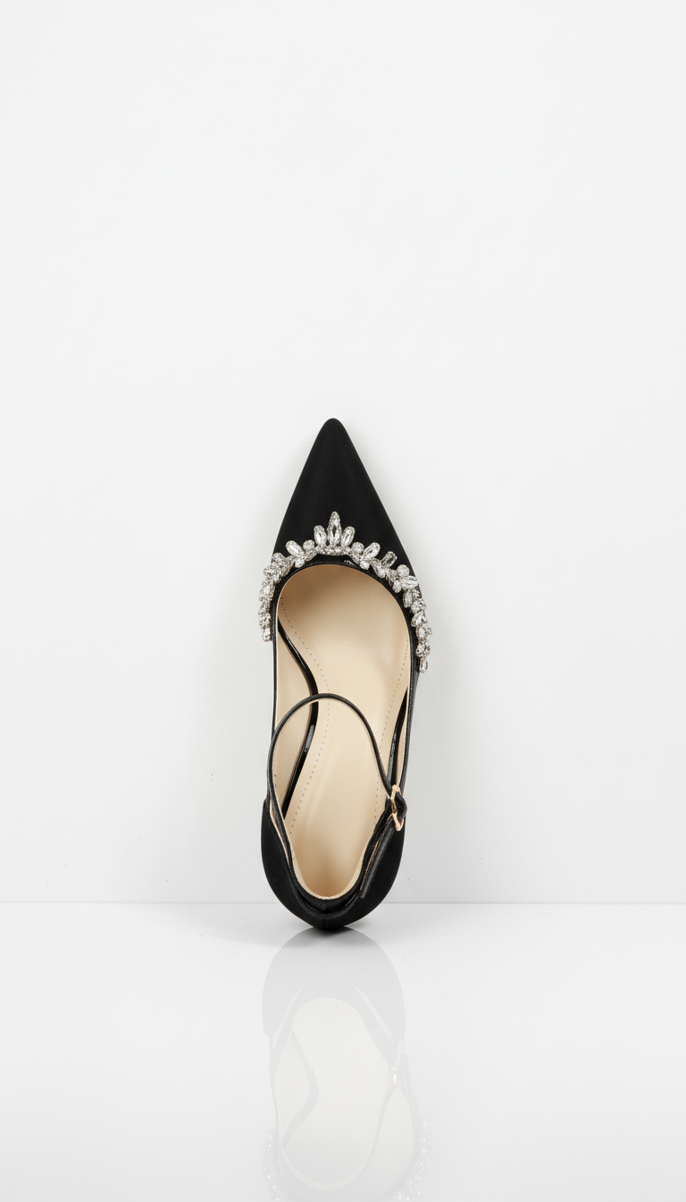 Szpilki z noskiem w szpic na cienkim obcasie z paskiem wokół kostki i kryształową aplikacją