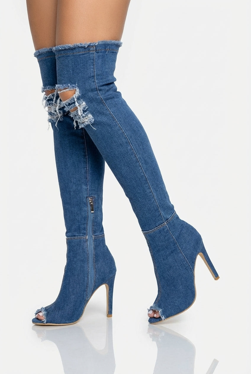 Niebieskie jeansowe kozaki za kolano na szpilce z noskiem open toe i zamkiem