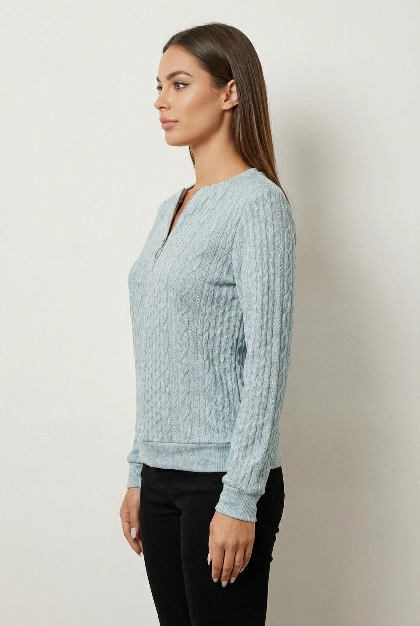 Sweter dzianinowy z warkoczowym splotem z krótkim zamkiem przy dekolcie i ściągaczami