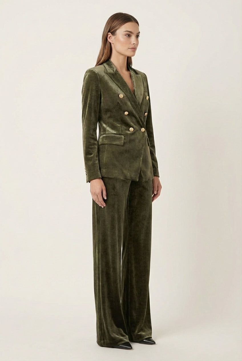 Elegancki komplet welurowy z dwurzędową marynarką