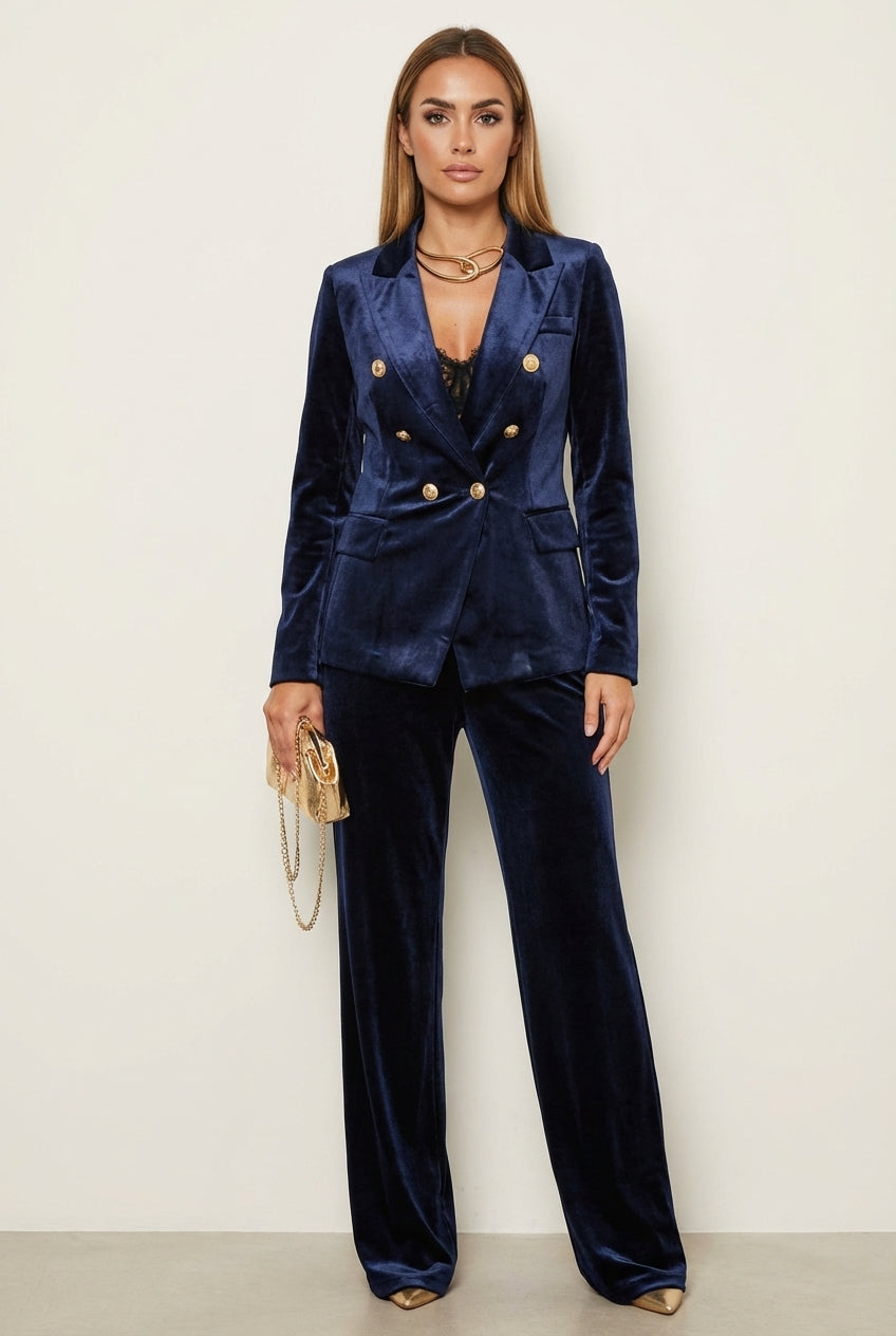 Elegancki komplet welurowy z dwurzędową marynarką