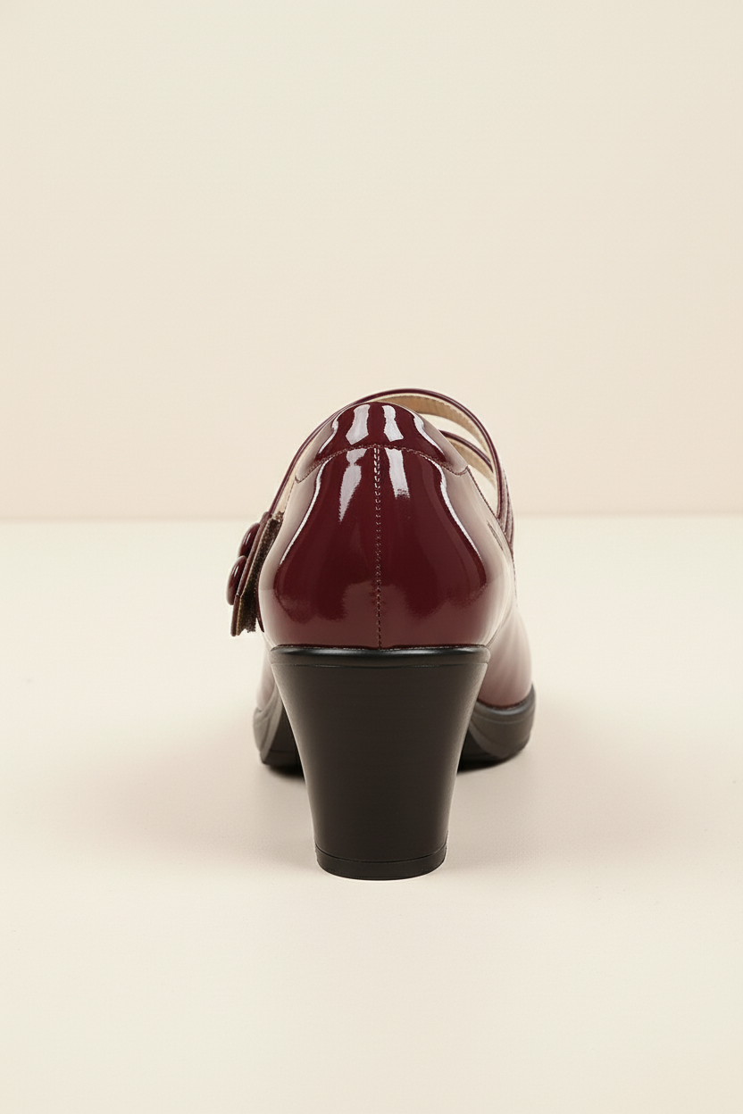 Czółenka na obcasie z paskiem typu mary jane