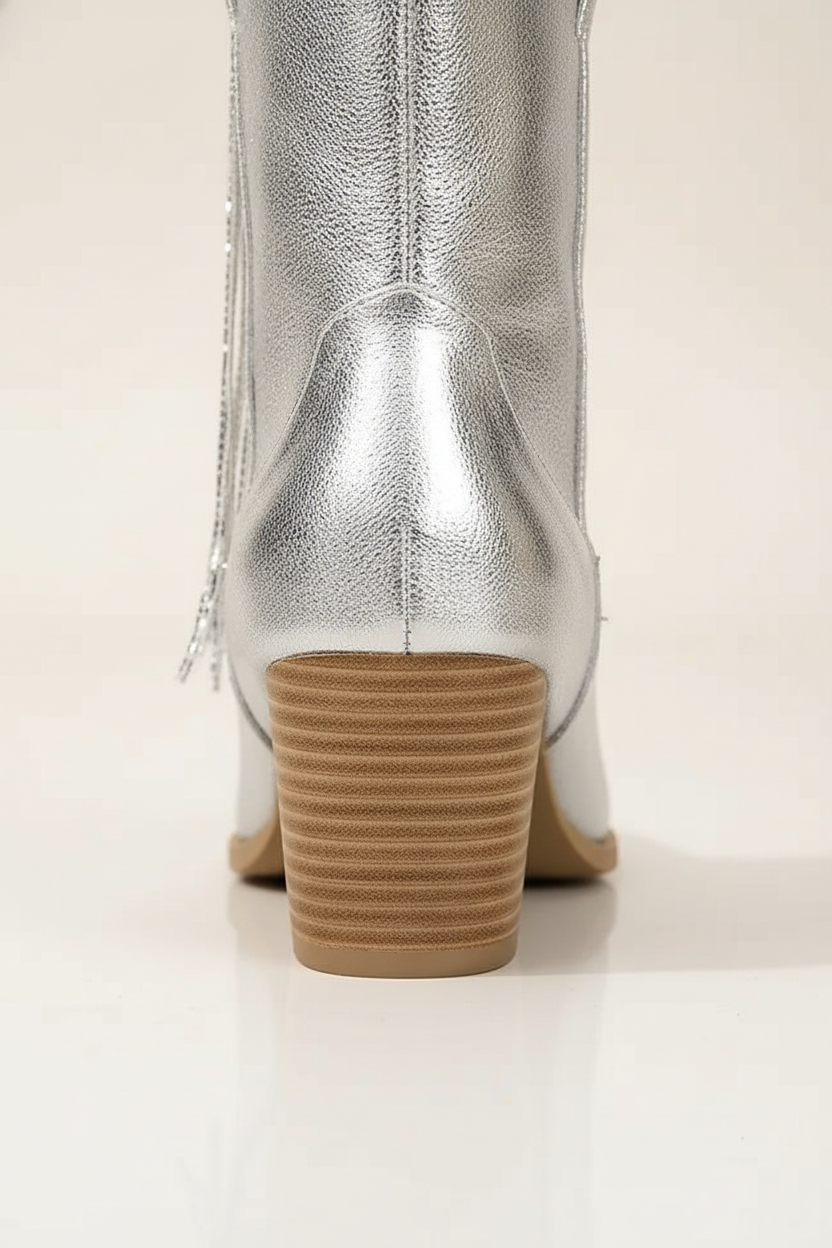 Botki damskie kowbojki na słupku z frędzlami i spiczastym noskiem