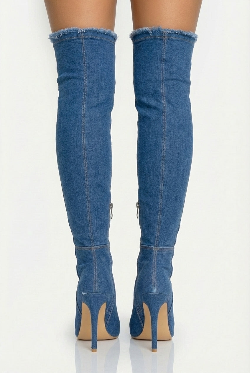 Niebieskie jeansowe kozaki za kolano na szpilce z noskiem open toe i zamkiem